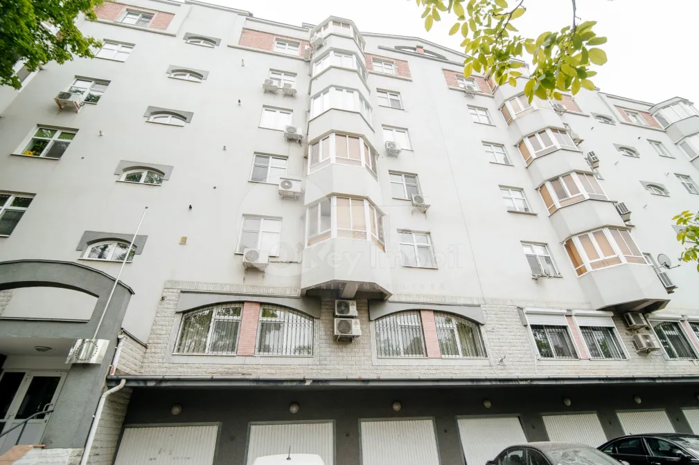 Квартира, Центр, МИХАЙ ЕМИНЕСКУ