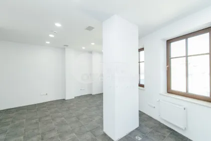 Офис, Центр, Б. П. ХАЖДЕУ