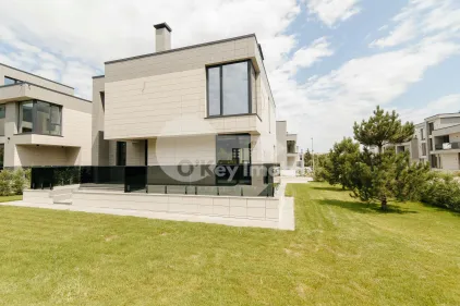 Дом, Ботаника, ПЭШУНИЛОР