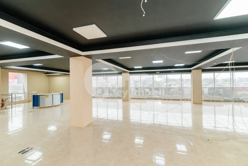 Spațiu comercial, Centru