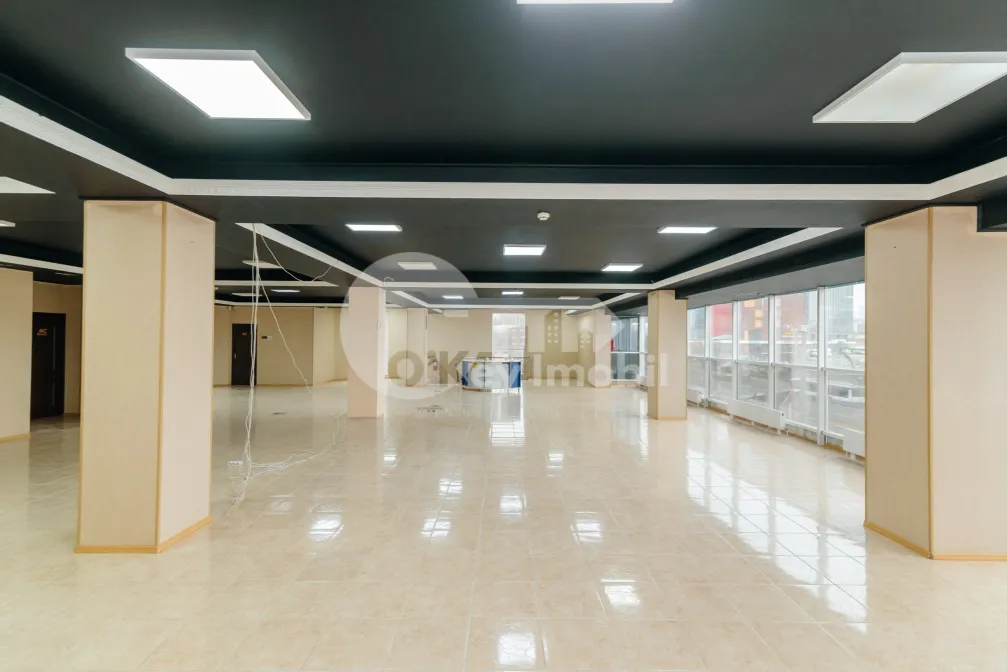 Spațiu comercial, Centru