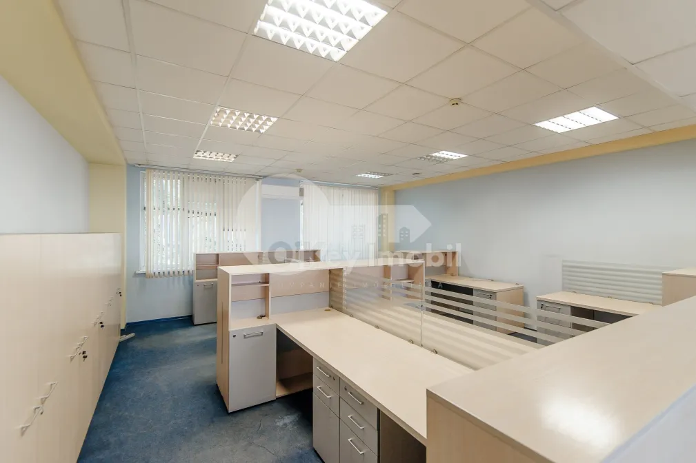 Офис, Буюканы, ИОН КРЯНГЭ