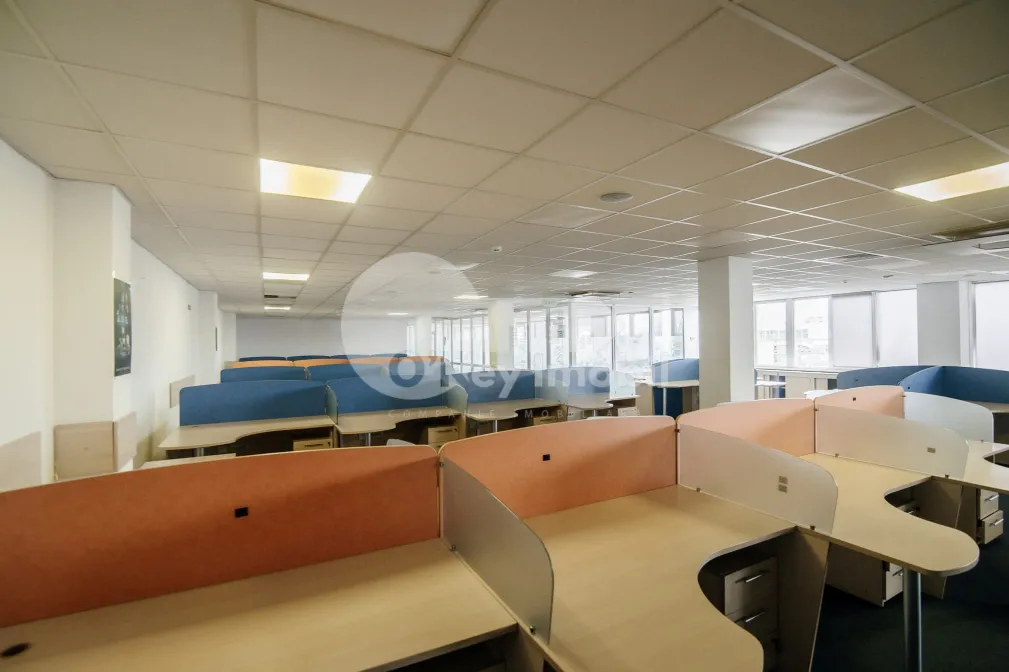 Офис, Буюканы, КАЛЯ ЕШИЛОР