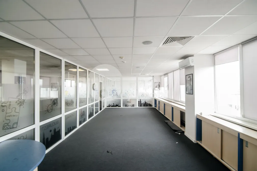 Офис, Буюканы, КАЛЯ ЕШИЛОР