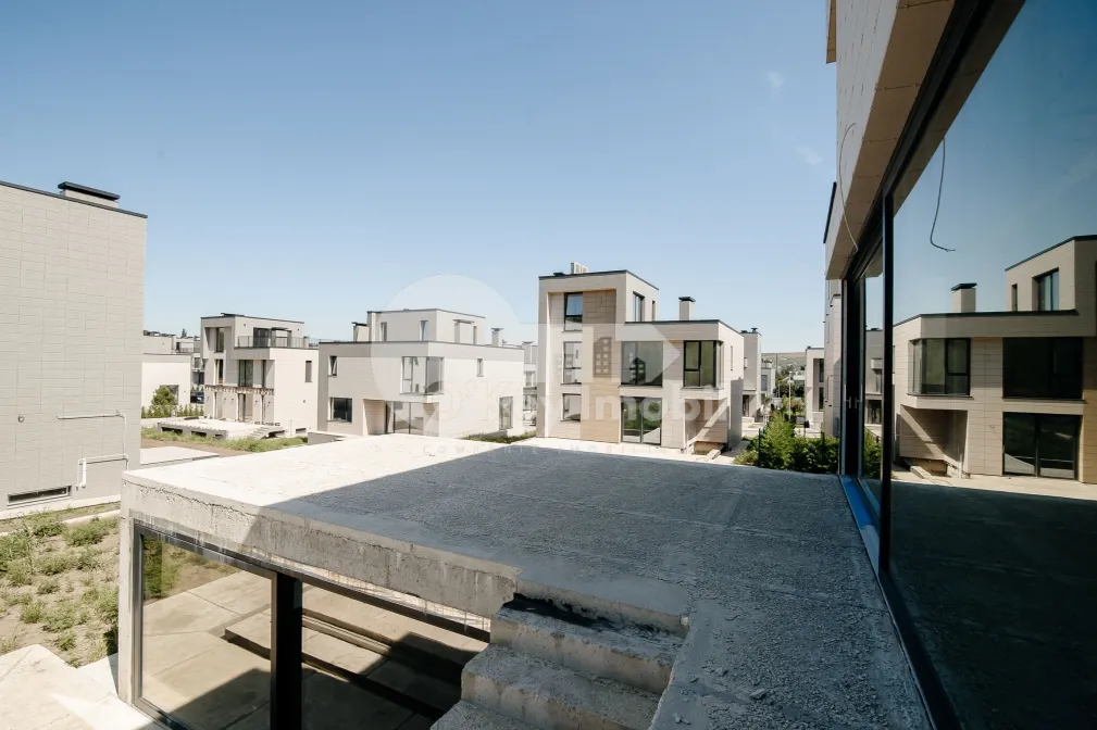 Дом, Ботаника, ПЭШУНИЛОР