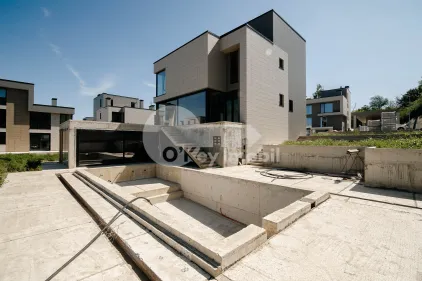 Дом, Ботаника, ПЭШУНИЛОР