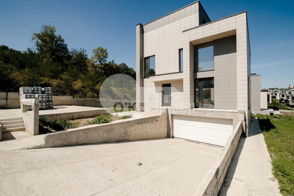 Дом, Ботаника, ПЭШУНИЛОР