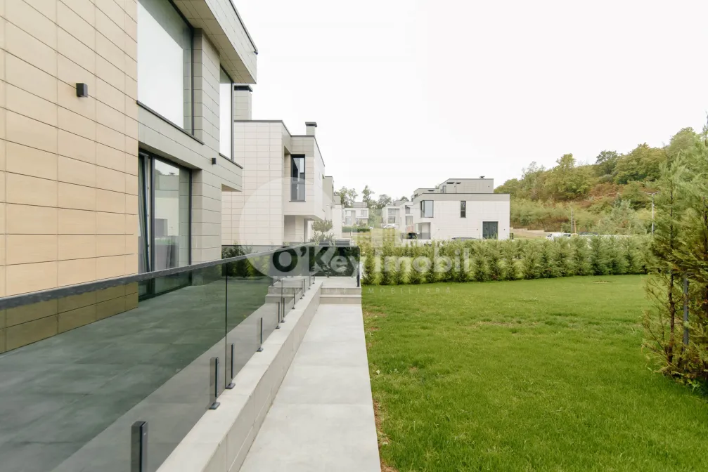 Дом, Ботаника, ПЭШУНИЛОР