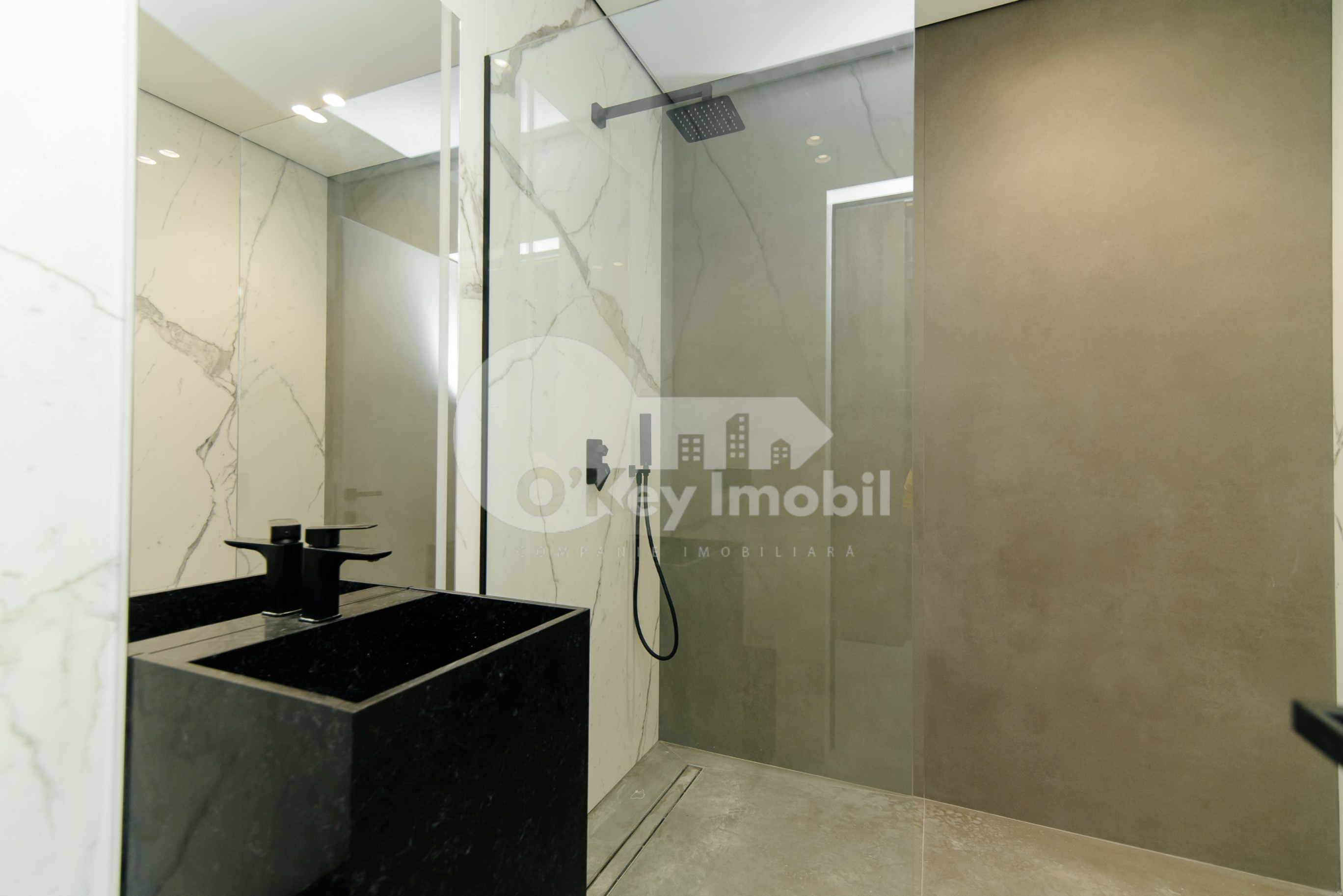 Casă, Botanica, PĂȘUNILOR