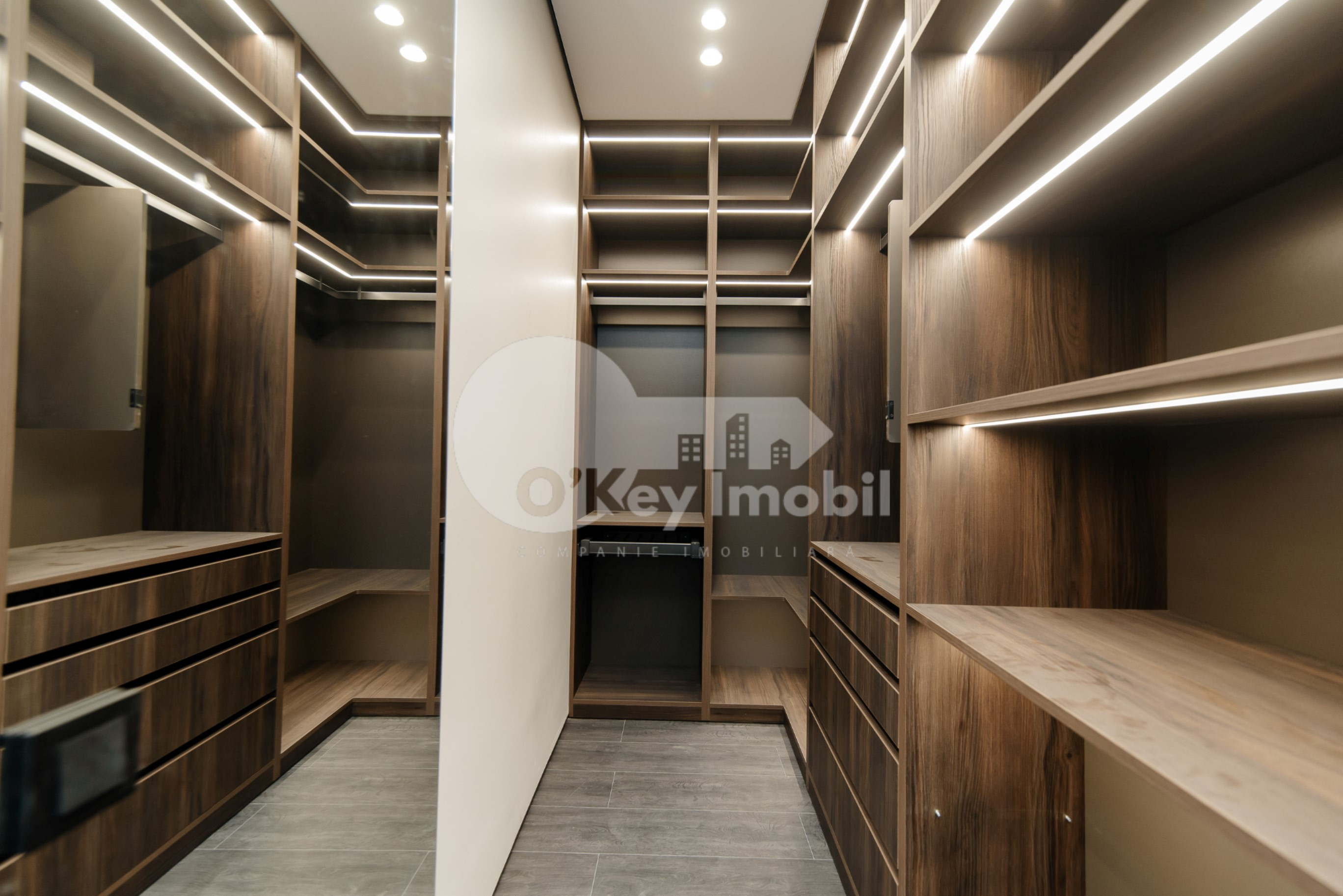 Casă, Botanica, PĂȘUNILOR