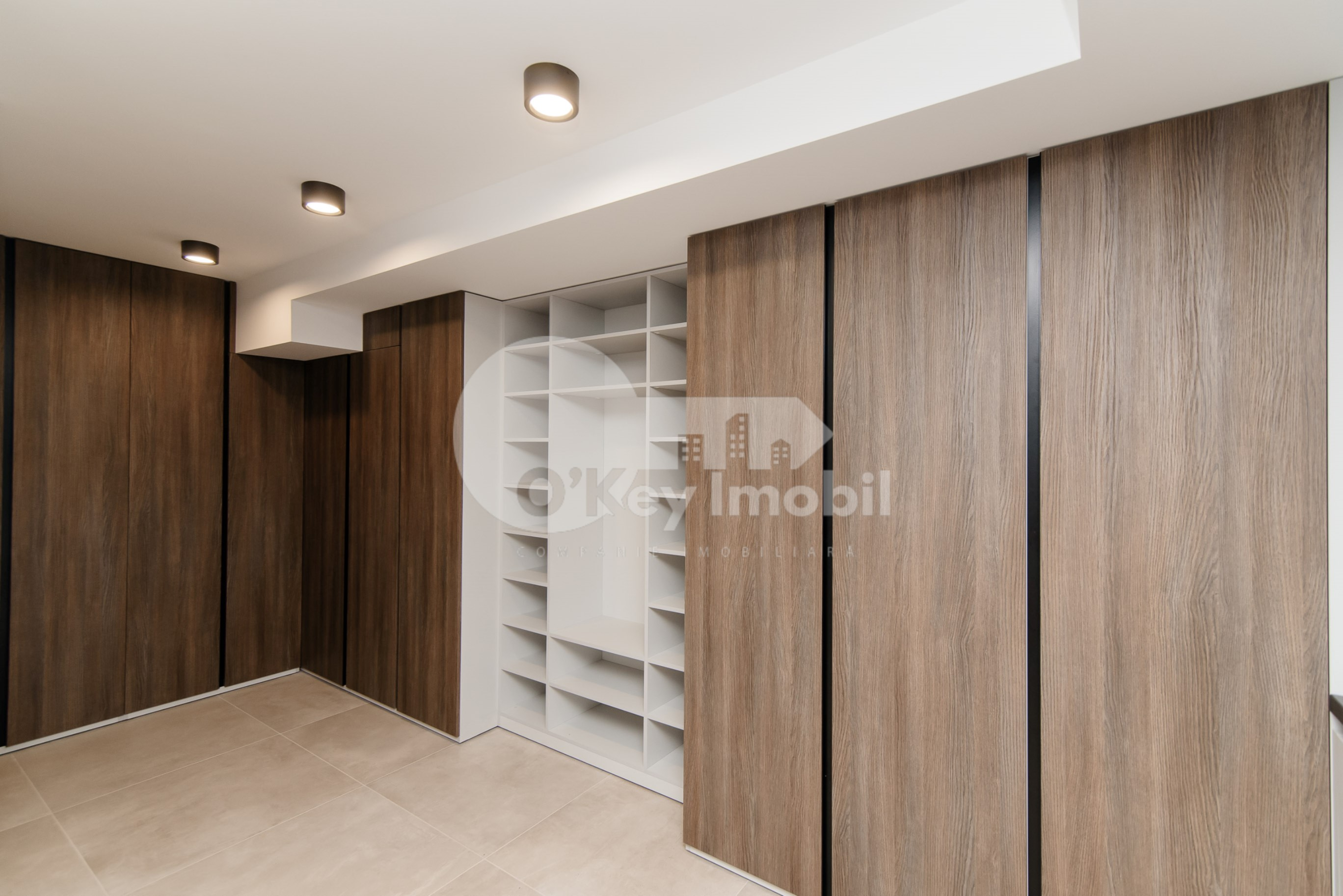 Casă, Botanica, PĂȘUNILOR