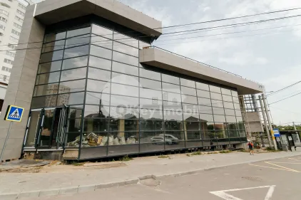 Spațiu comercial, STĂUCENI