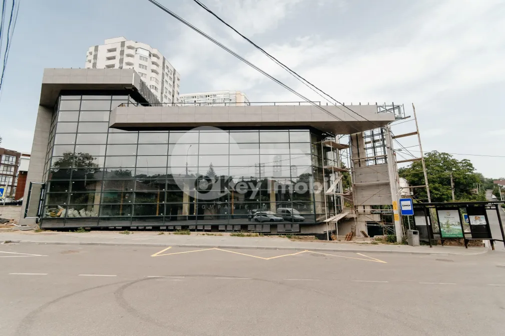 Spațiu comercial, STĂUCENI