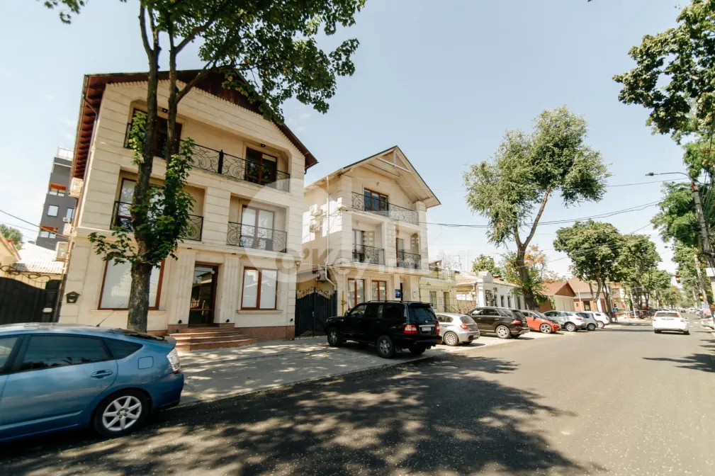 Oficiu, Centru, BERNARDAZZI