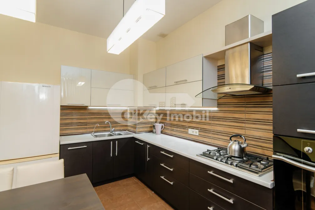 Apartament, Centru, PETRU RAREȘ