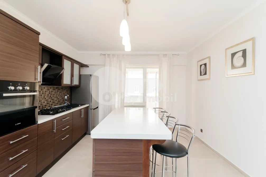 Apartament, Centru, PETRU RAREȘ