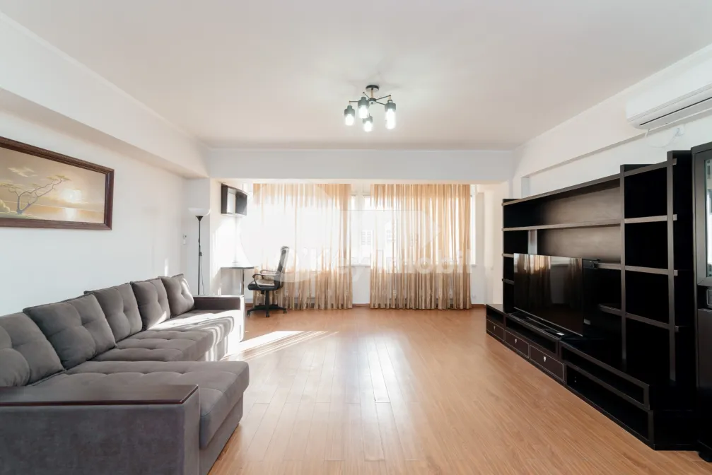 Apartament, Centru, PETRU RAREȘ
