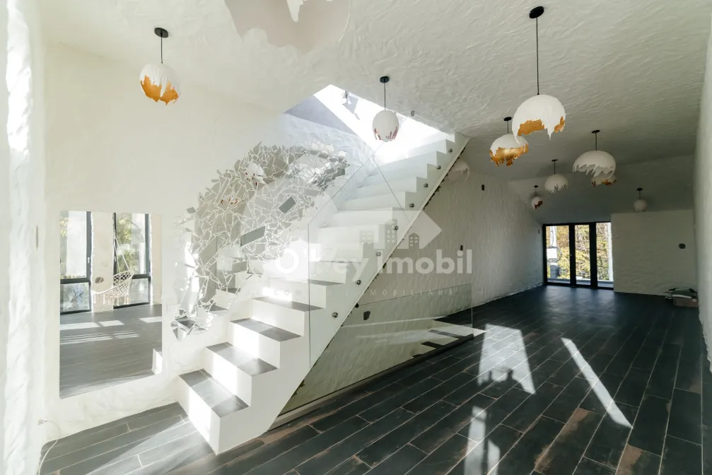 Офис, Центр, А. МАТЕЕВИЧ