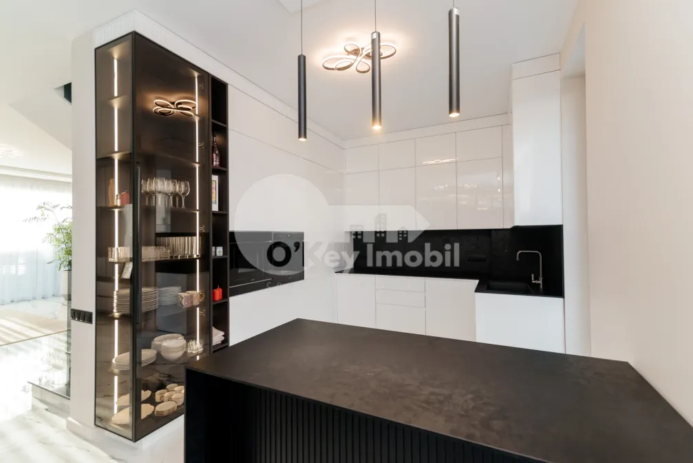 Duplex, Botanica, PĂȘUNILOR