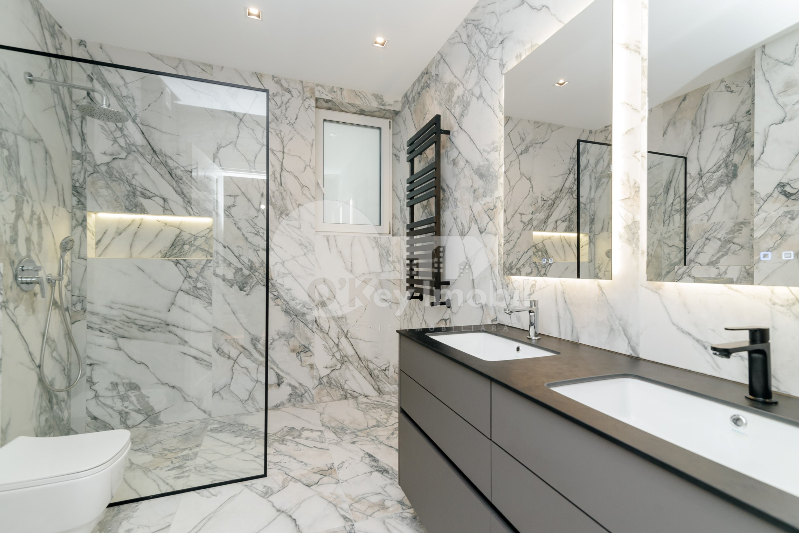 Duplex, Botanica, PĂȘUNILOR