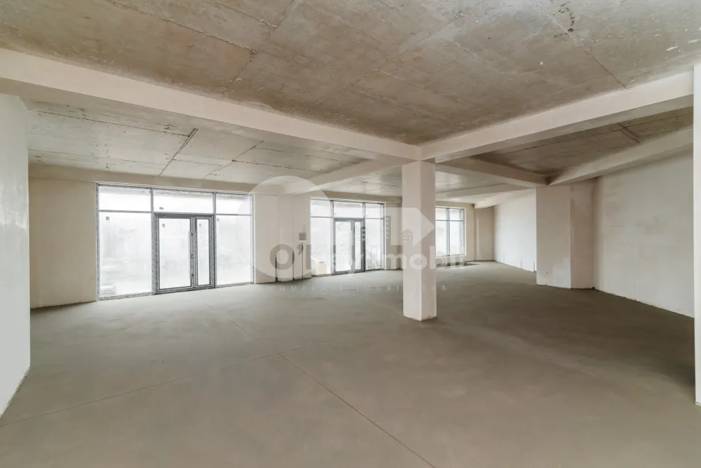 Spațiu comercial, DUMBRAVA