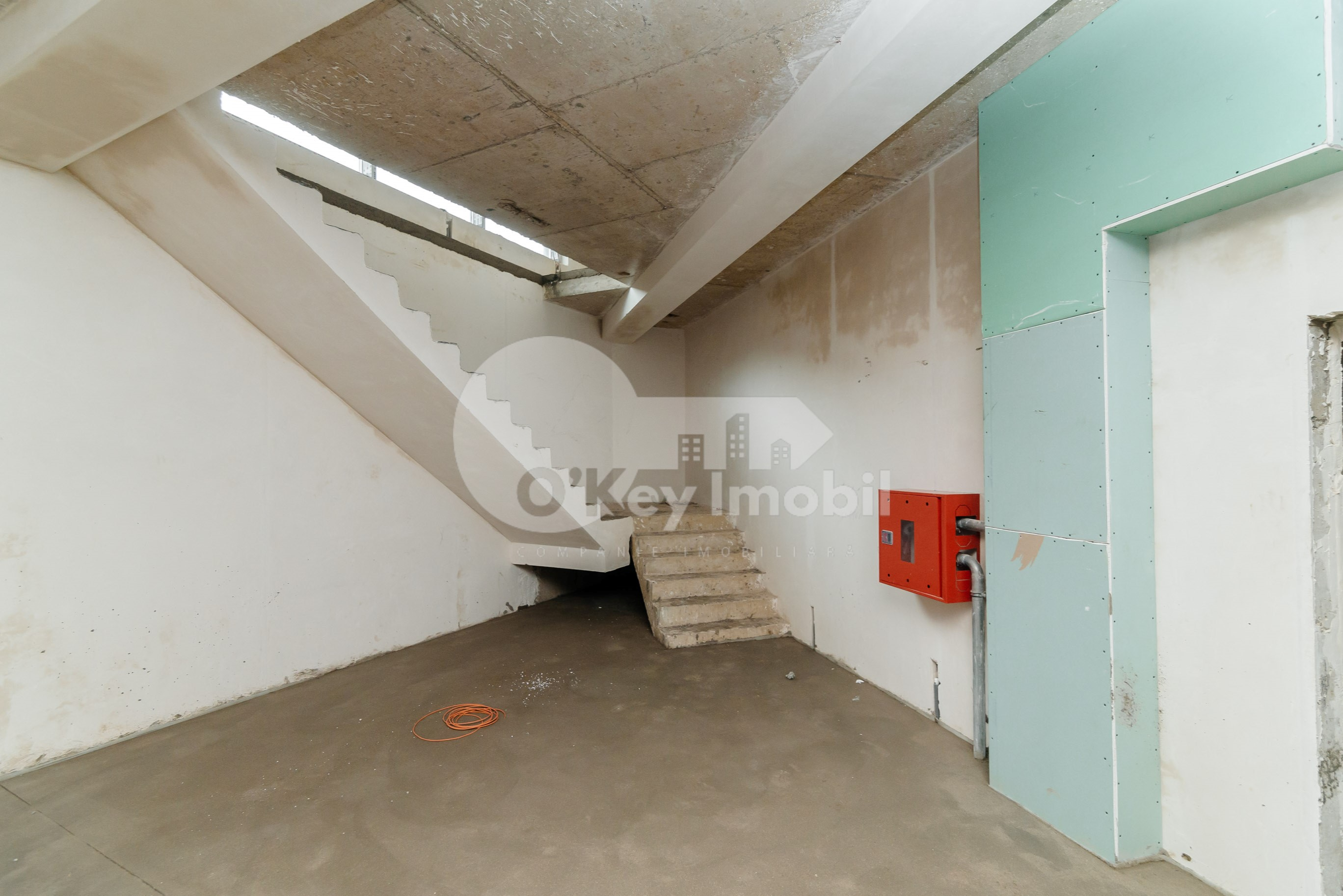 Spațiu comercial, DUMBRAVA