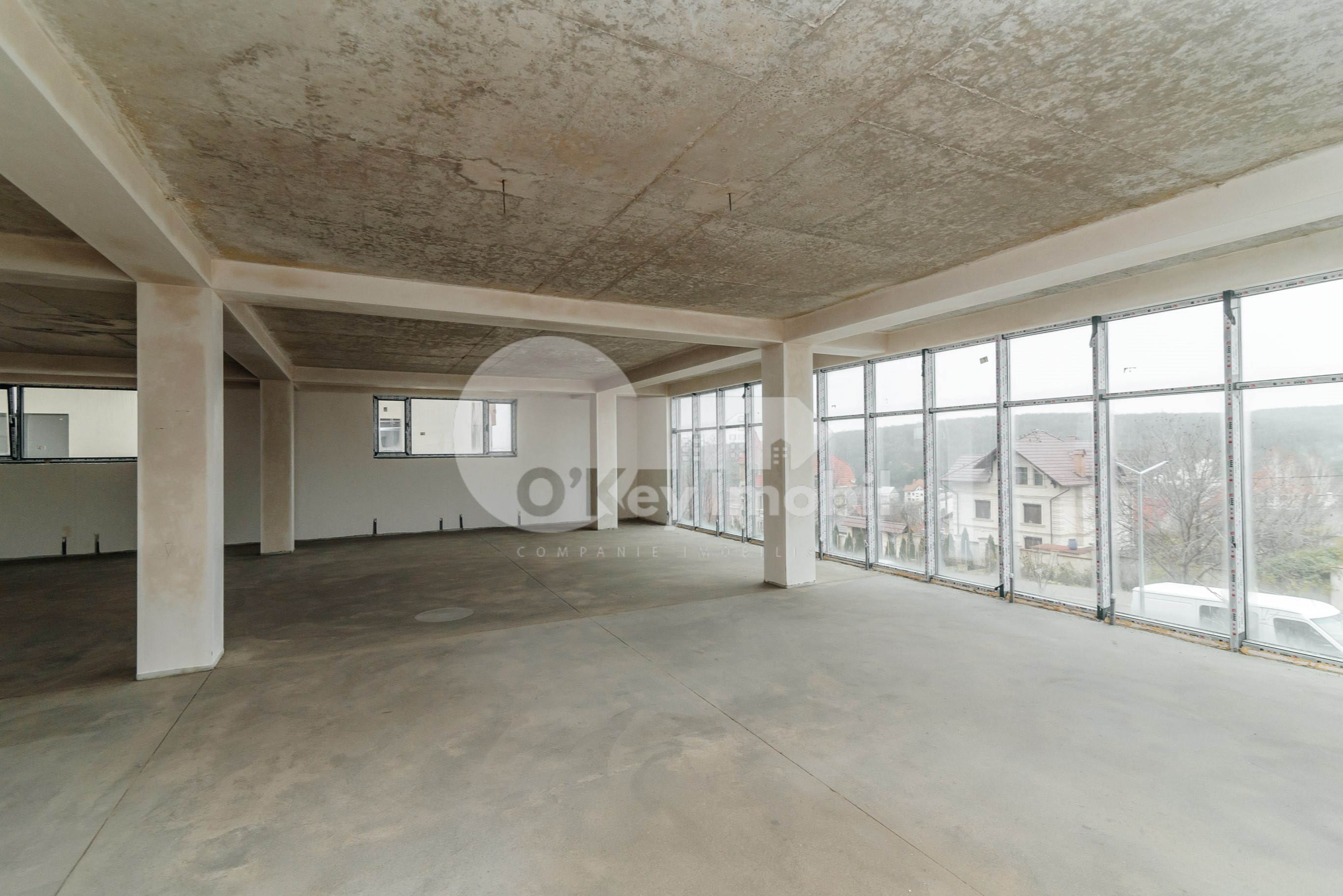 Spațiu comercial, DUMBRAVA