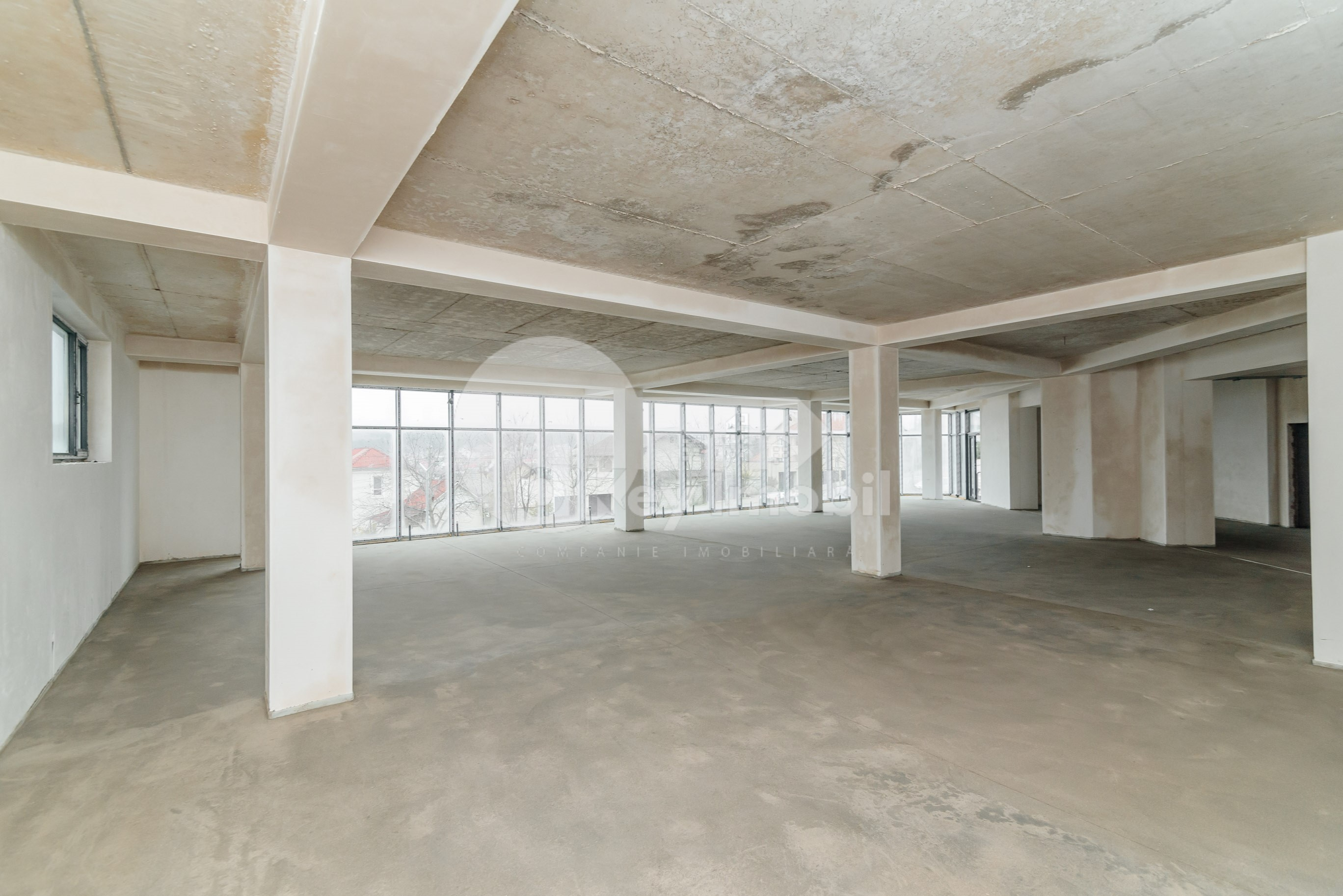 Spațiu comercial, DUMBRAVA