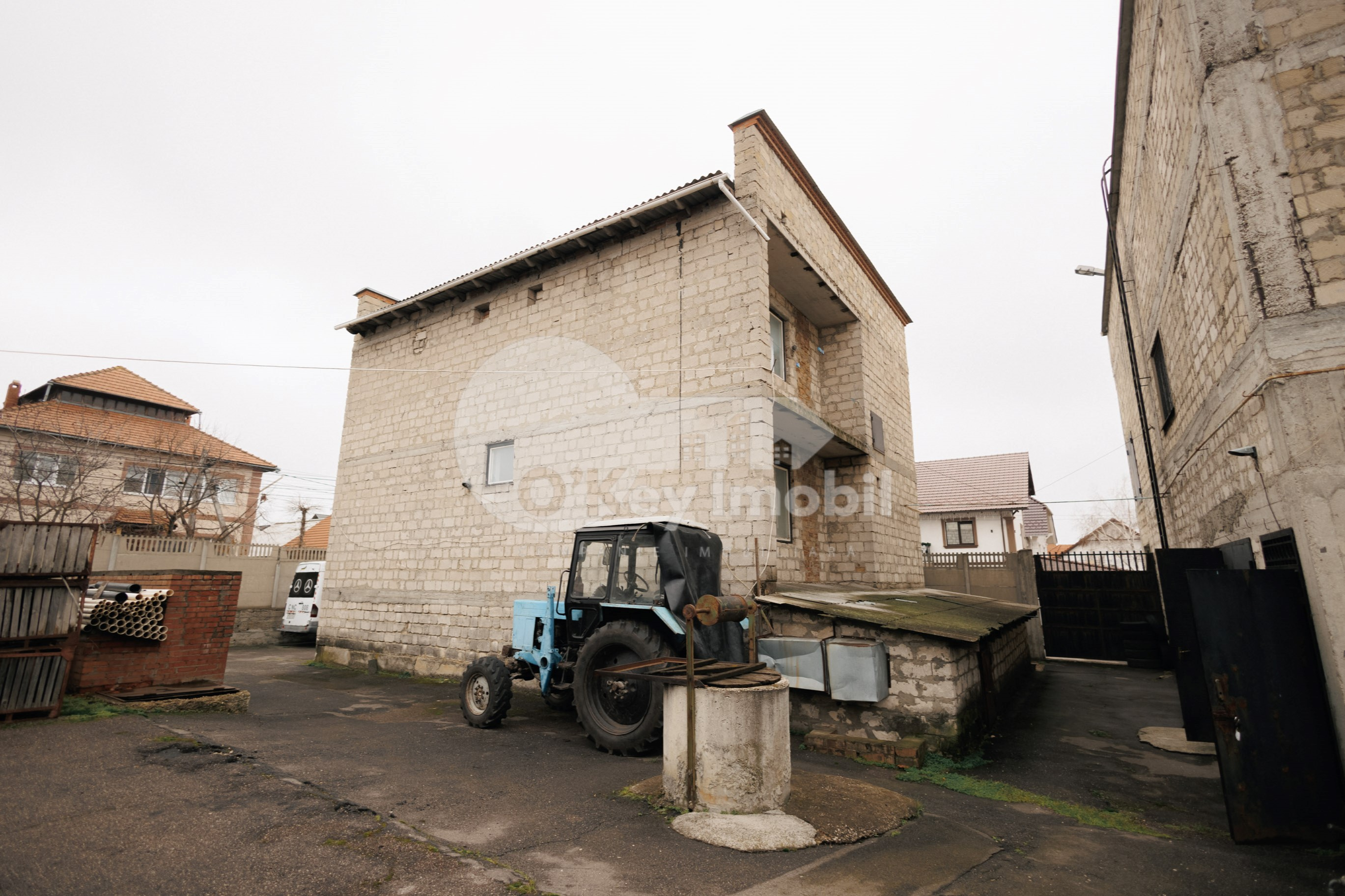 Spațiu comercial, STĂUCENI