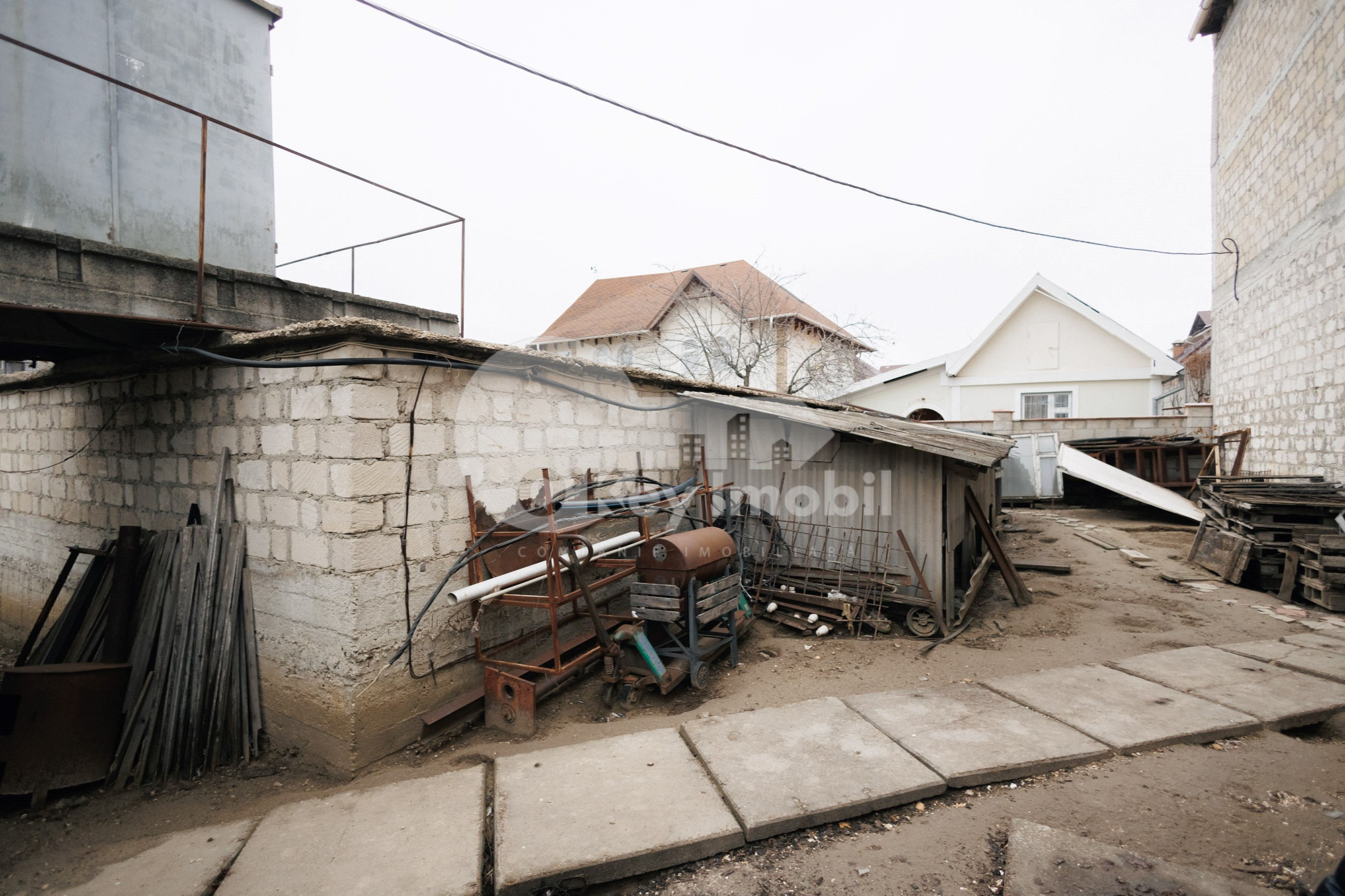 Spațiu comercial, STĂUCENI