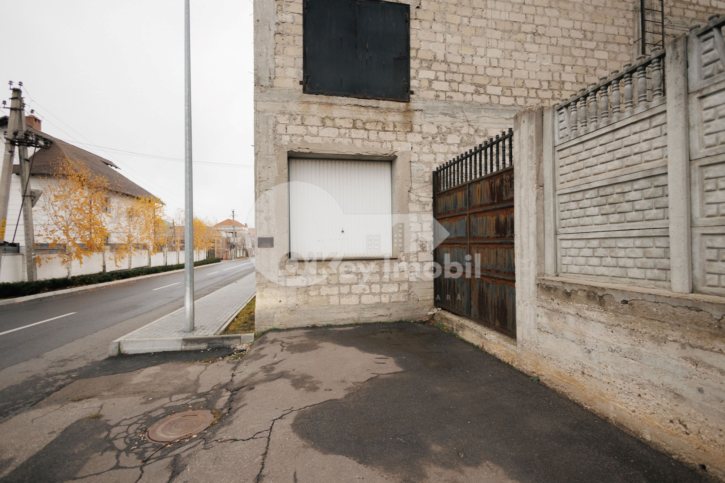 Spațiu comercial, STĂUCENI