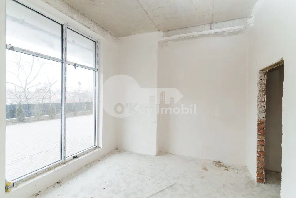 Spațiu comercial, STRĂȘENI