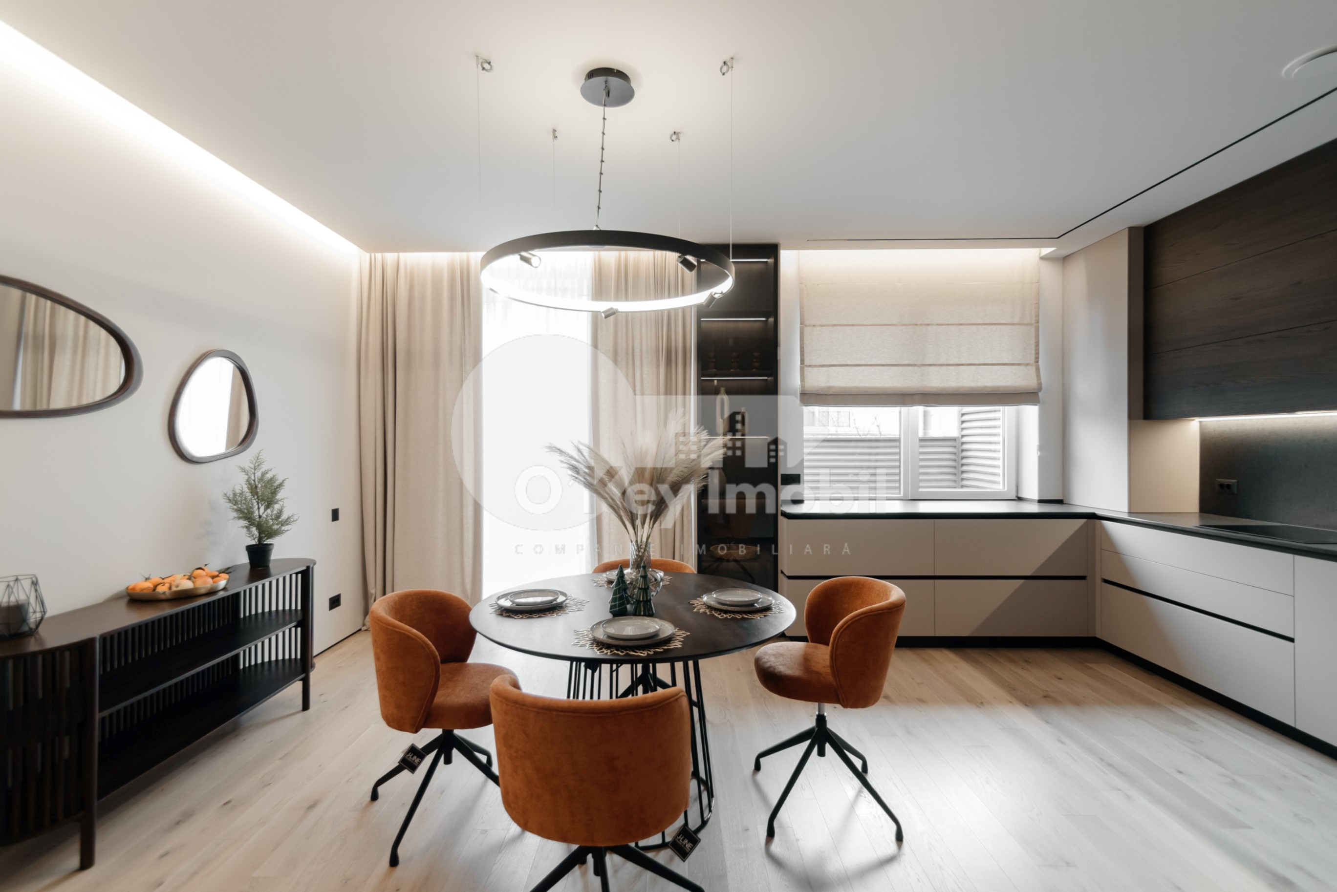 Casă, Centru, LACULUI