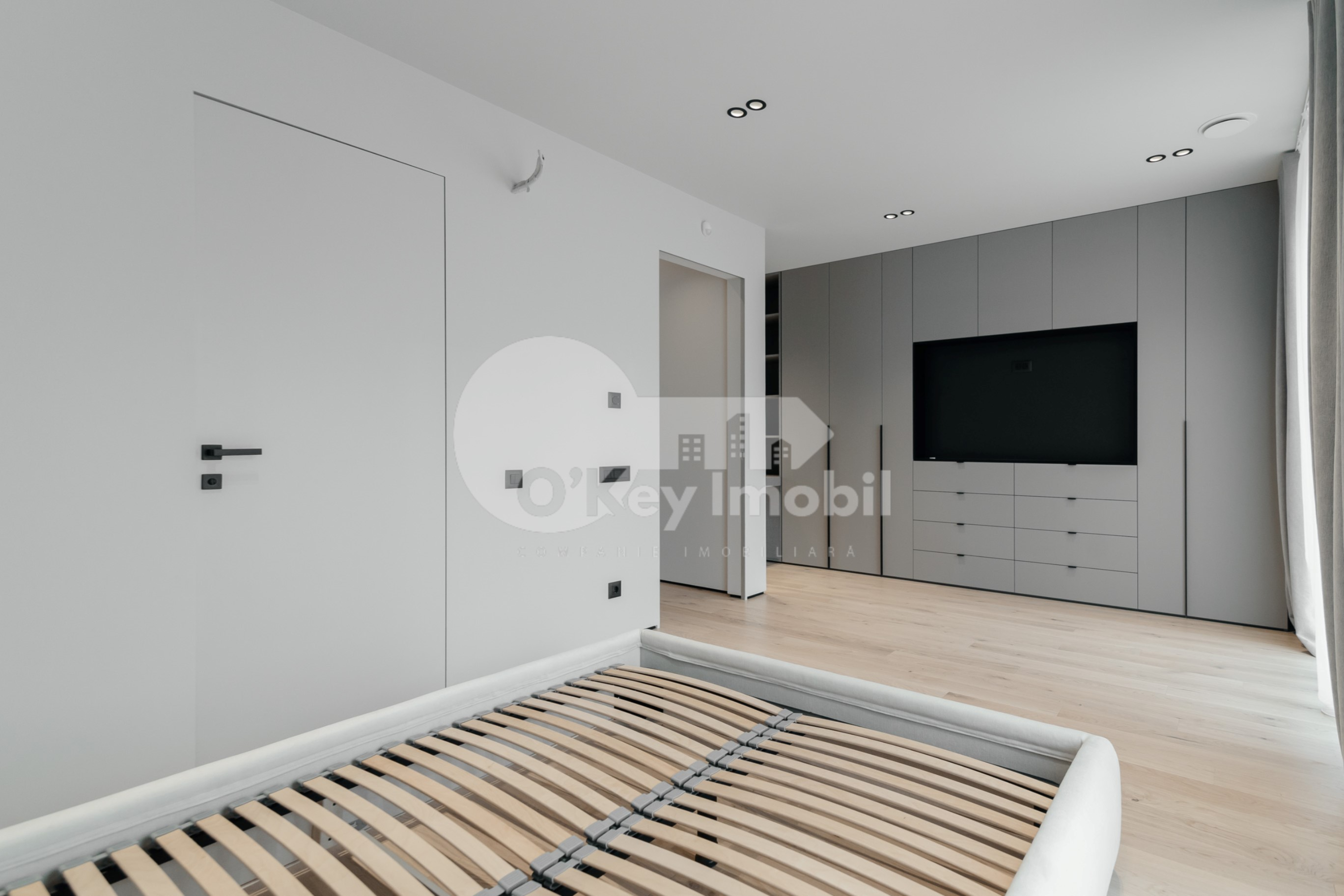 Casă, Centru, LACULUI