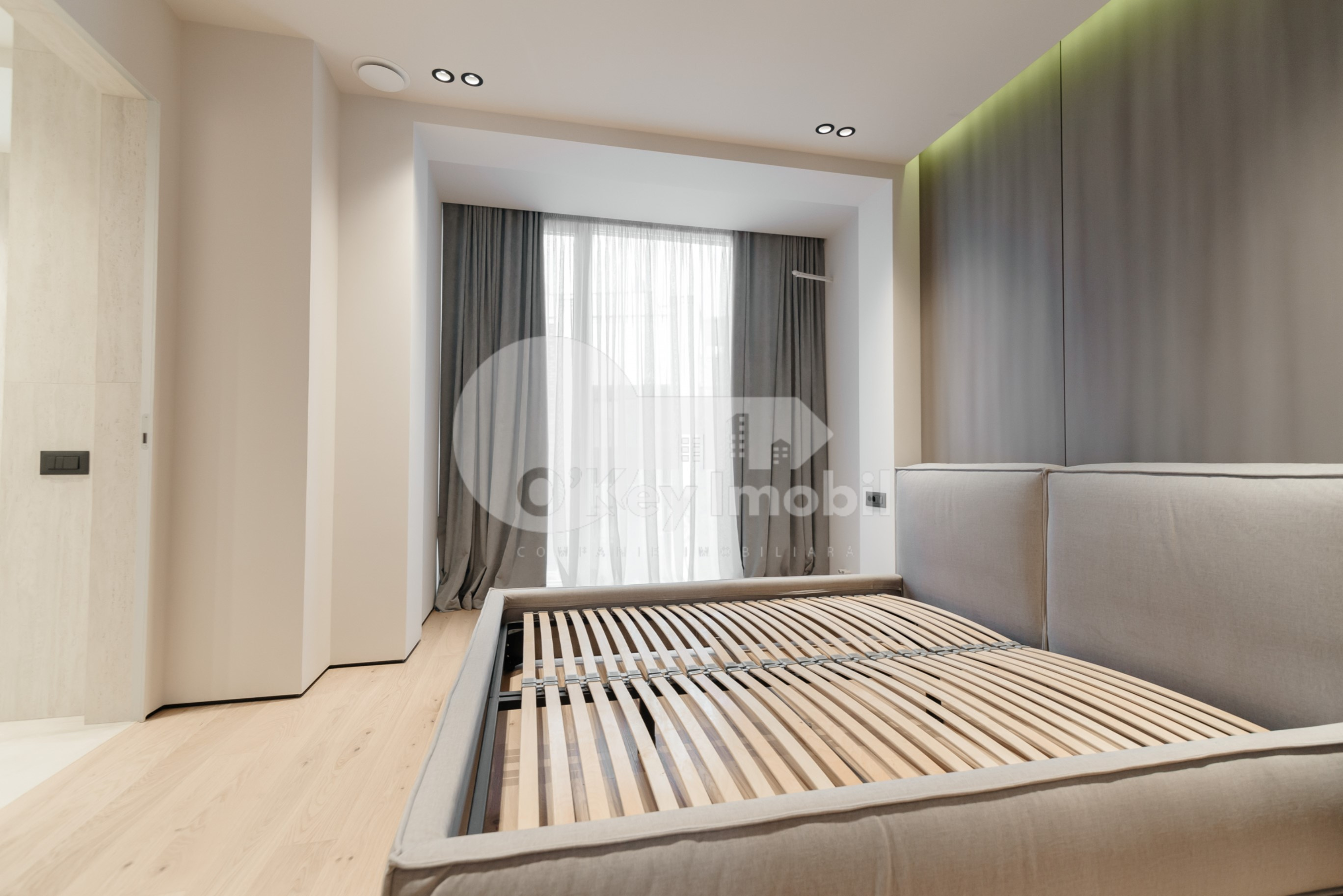 Casă, Centru, LACULUI