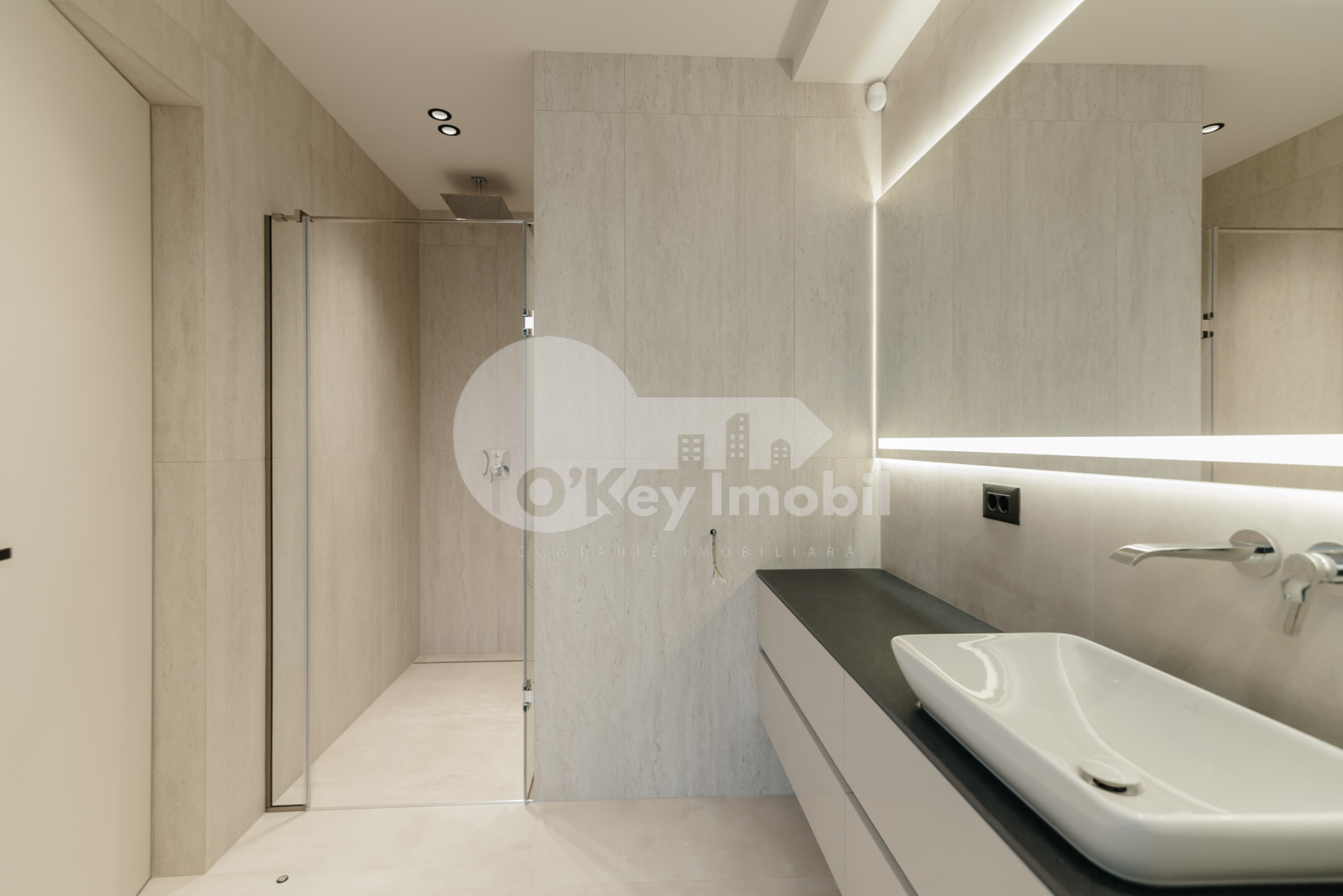 Casă, Centru, LACULUI