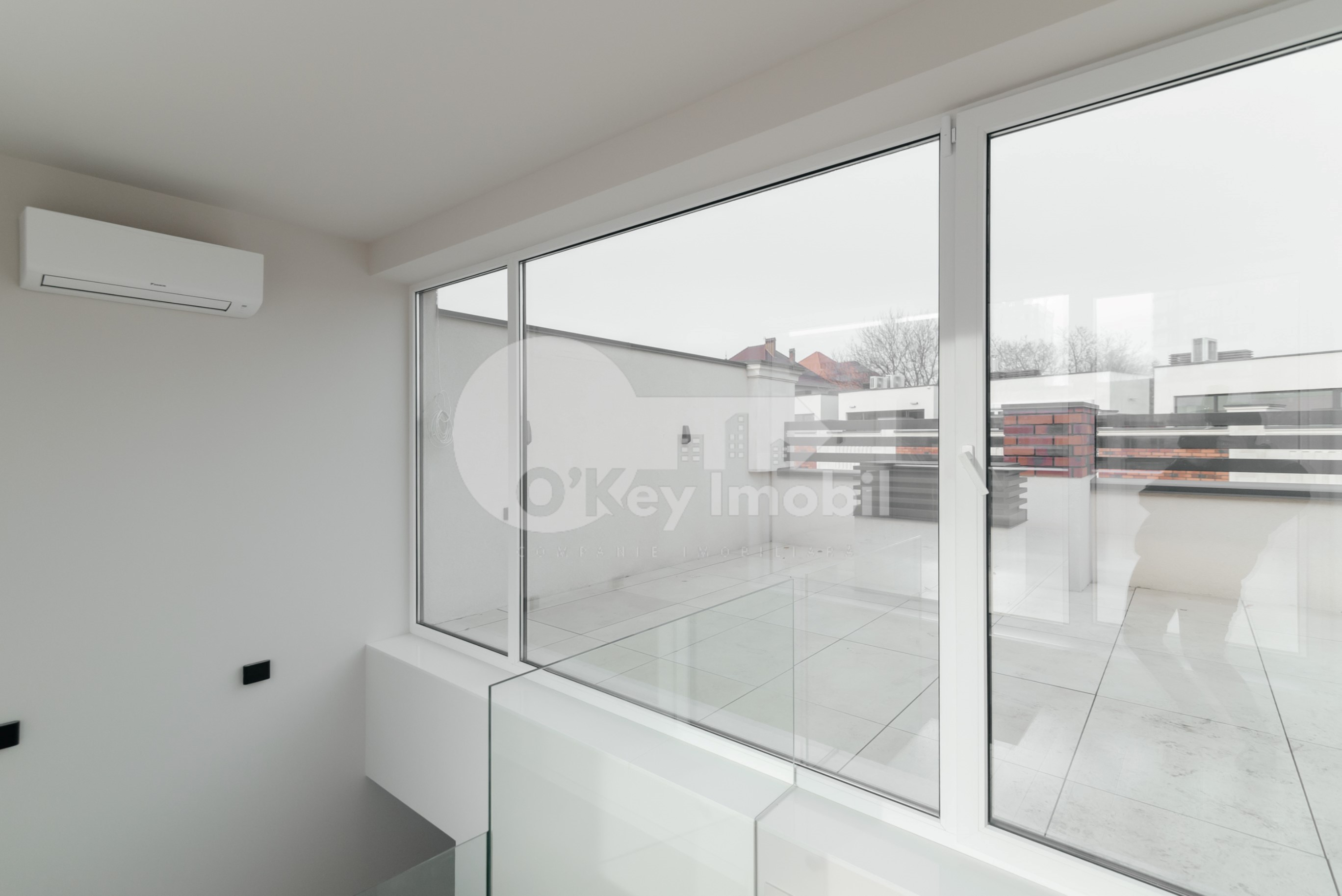 Casă, Centru, LACULUI