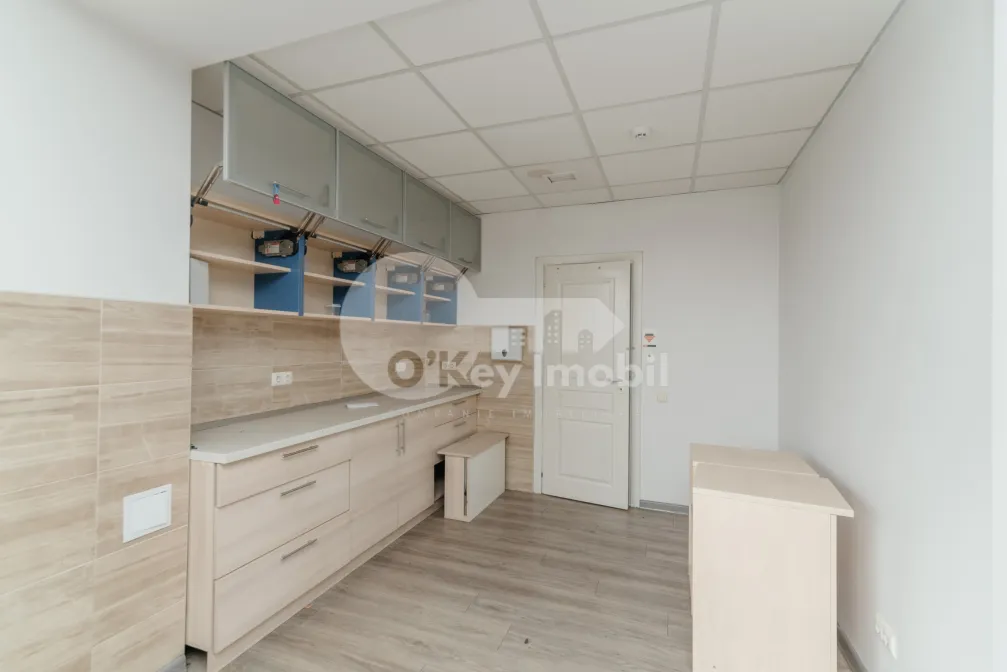 Офис, Буюканы, КАЛЯ ЕШИЛОР