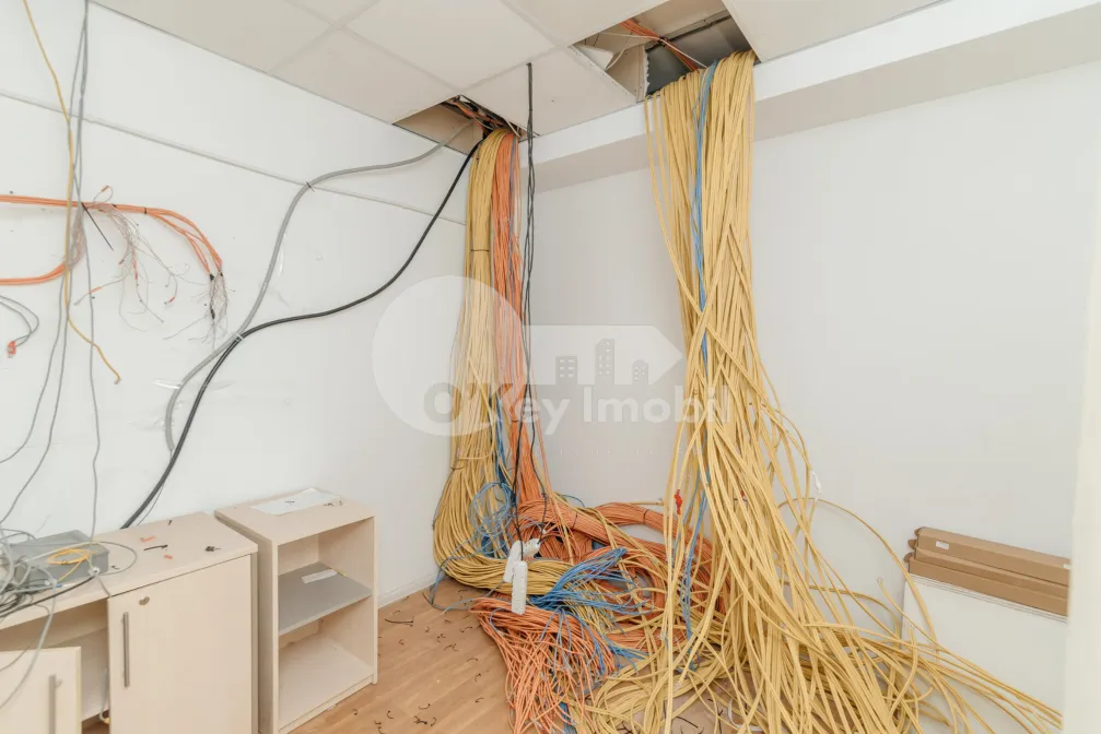 Офис, Буюканы, КАЛЯ ЕШИЛОР