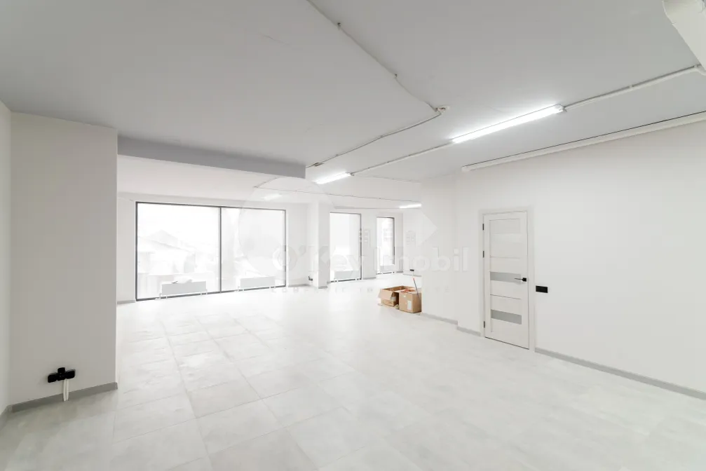 Коммерческое помещение,  Центр, АВРАМ ЯНКУ