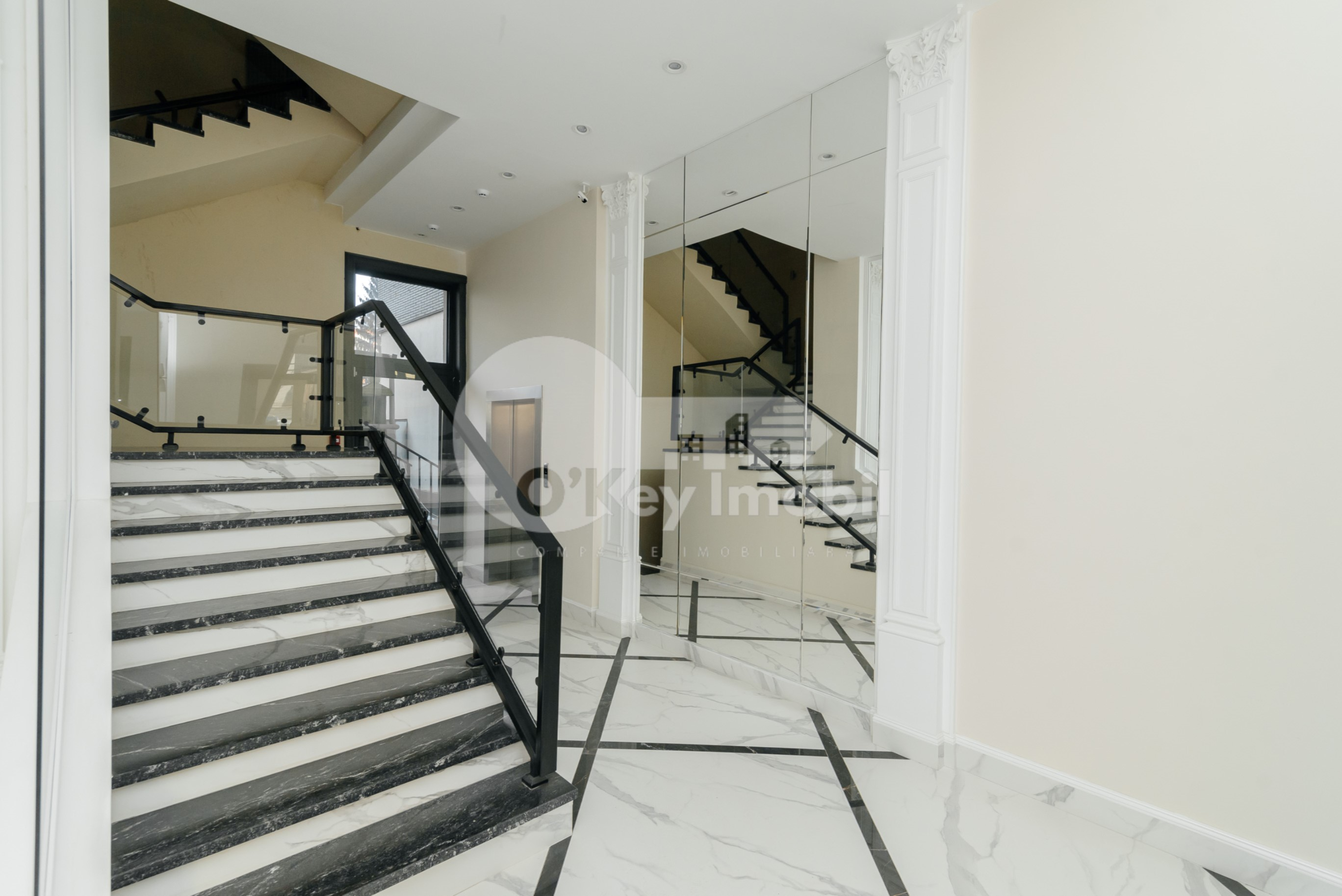 Oficiu, Centru, VERONICA MICLE