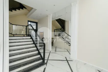 Офис, Центр, ВЕРОНИКА МИКЛЕ