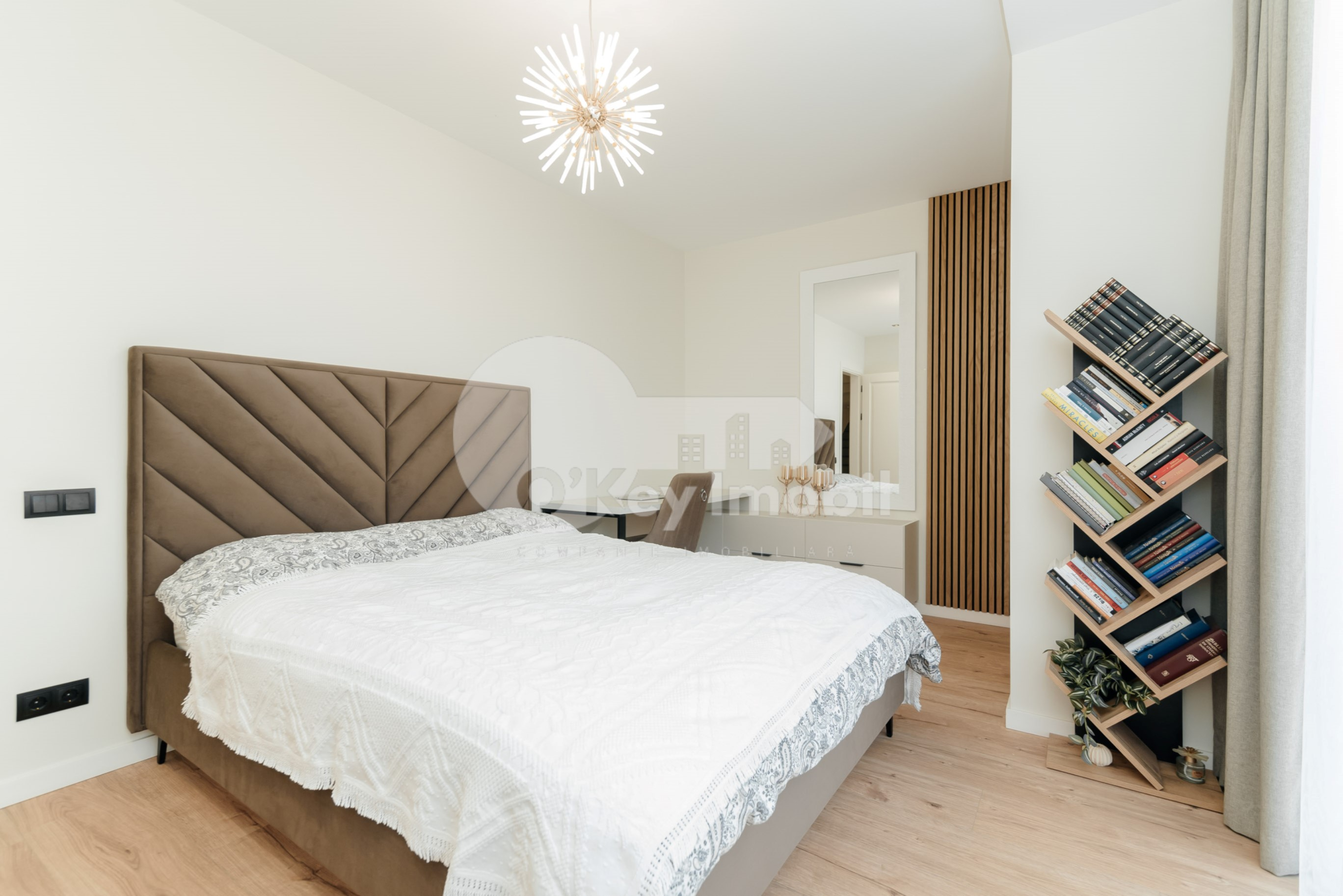 Casă, Botanica, PĂȘUNILOR