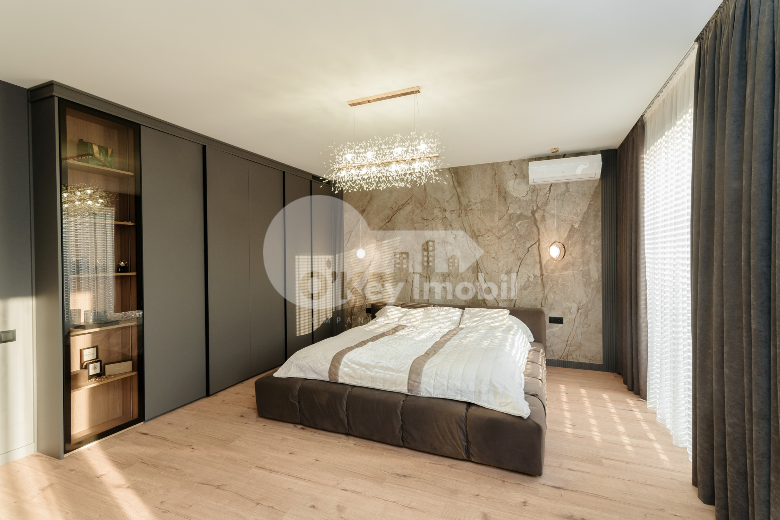 Casă, Botanica, PĂȘUNILOR