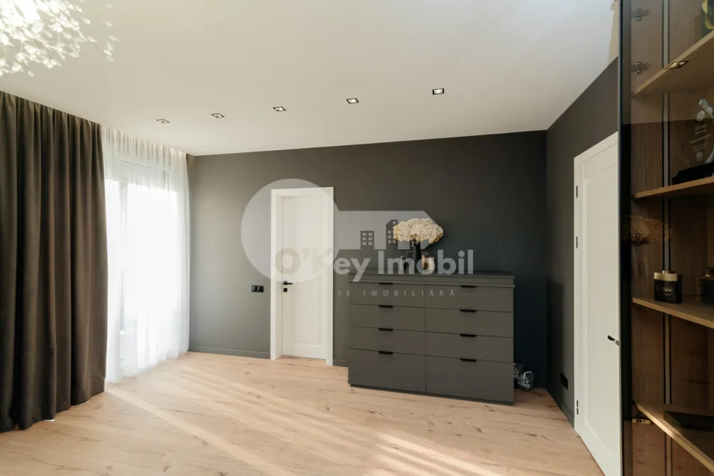 Casă, Botanica, PĂȘUNILOR