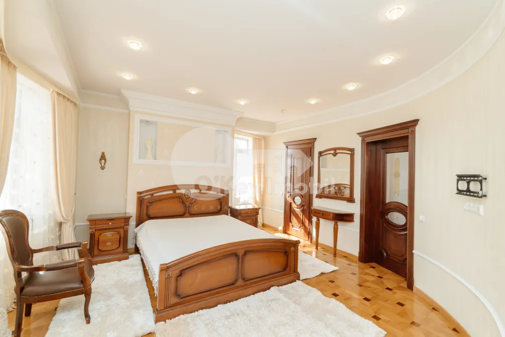 Дом, Чеканы, ДЖИНТА ЛАТИНЭ