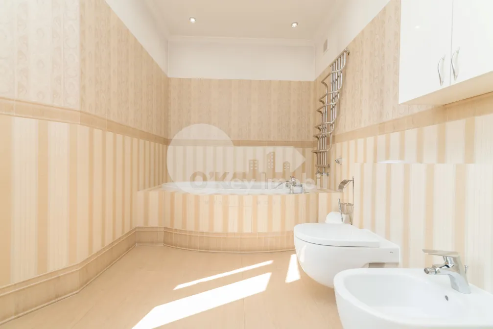 Дом, Чеканы, ДЖИНТА ЛАТИНЭ