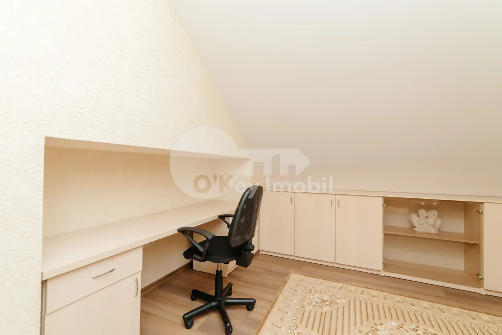 Дом, Чеканы, ДЖИНТА ЛАТИНЭ