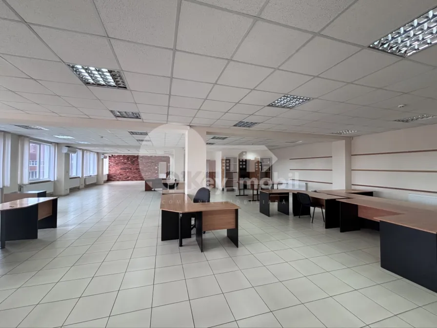 Офис, Буюканы, КОЛУМНА