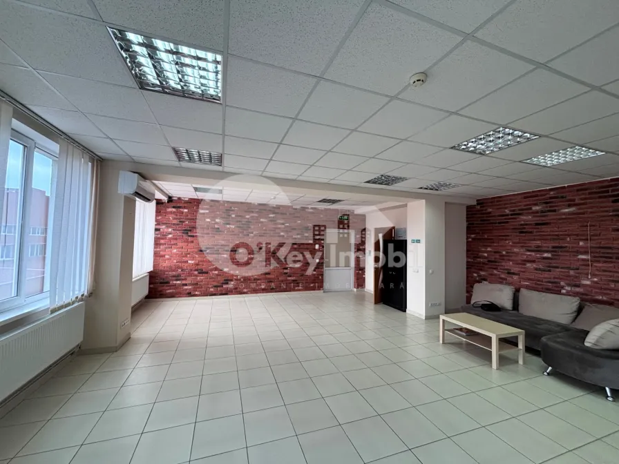 Офис, Буюканы, КОЛУМНА